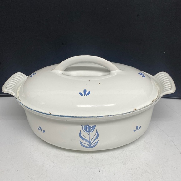 Dru Holland Enamel Cast Iron Blue Tulip Covered Casserole Dish 4176-24 - Picture 3 of 17